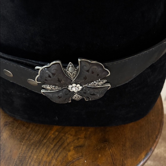 Elegant Floral Buckle Belts - Brown and Black - Picture 7 of 10